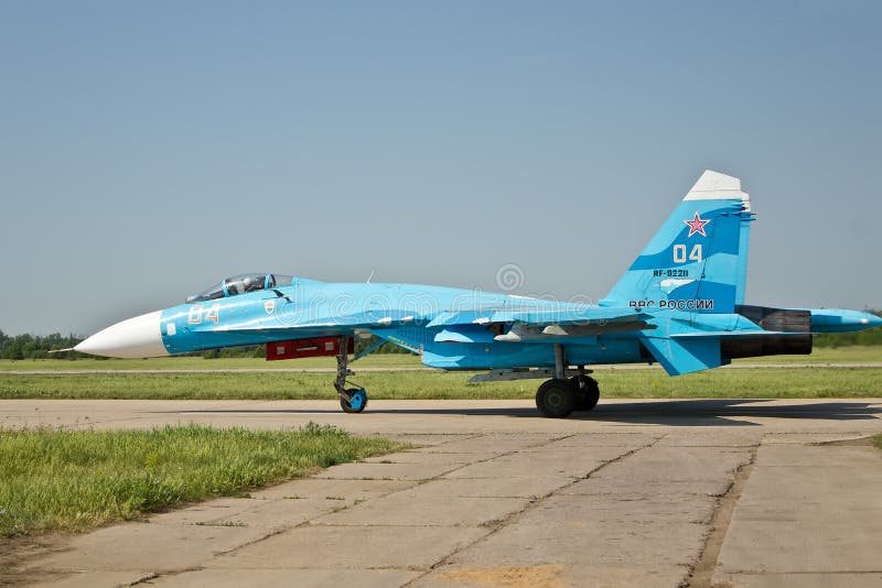 VORONEZH ROSJA, MAJ, - 25, 2014: Rosyjski samolot wojskowy Su-27 zdjęcie stock VORONEZH ROSJA, MAJ, - 25, 2014: Rosyjski samolot wojskowy Su-27 zdjęcie stock