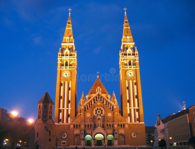 Votive Kirche nachts 09, Szeged, Ungarn lizenzfreie stockfotografie Votive Kirche nachts 09, Szeged, Ungarn lizenzfreie stockfotografie