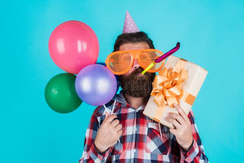 Votre Commande Est Pret Male Brutal Sur La Partie Homme Amusant Dans Le Chapeau D Anniversaire Celebration Heureuse De Vacances Photo Stock Image Du Fermement Ayant