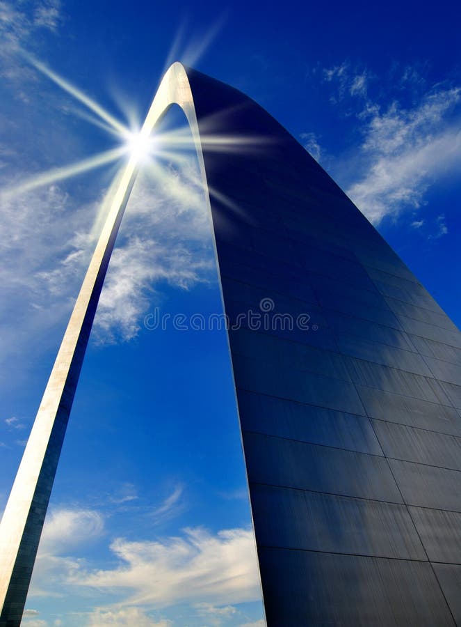Voûte de St Louis et réflexion de Sun photo libre de droits Voûte de St Louis et réflexion de Sun photo libre de droits