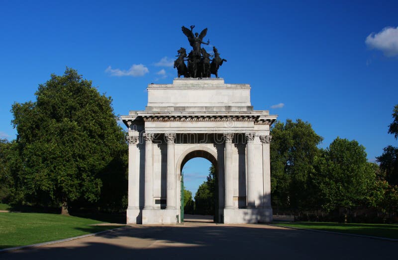 Voûte de Wellington dans Hyde Park de Londres photo libre de droits Voûte de Wellington dans Hyde Park de Londres photo libre de droits