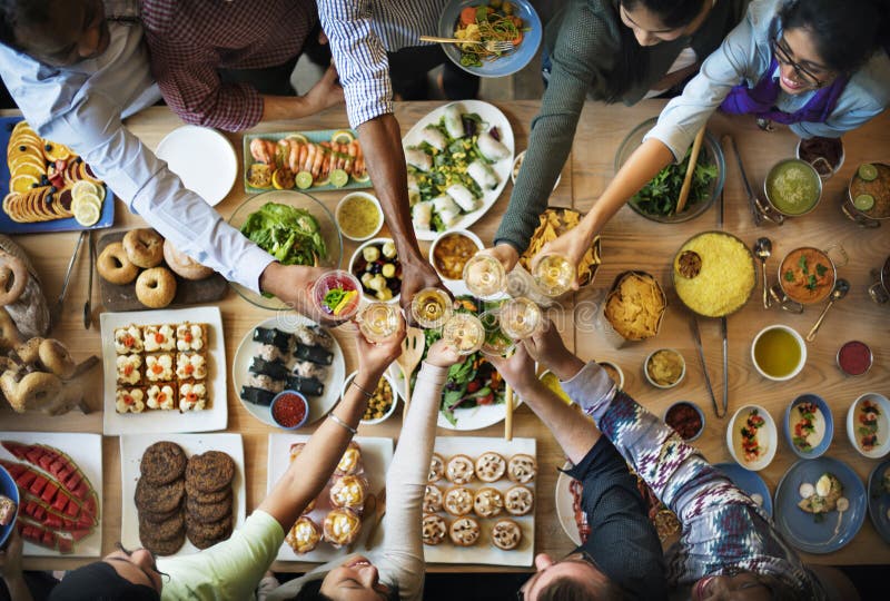 Vriendengeluk die van Dinning genieten die Concept eten royalty-vrije stock foto Vriendengeluk die van Dinning genieten die Concept eten royalty-vrije stock foto