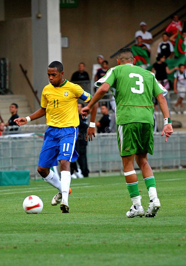 Vriendschappelijke voetbalgelijke Brazilië versus Algerije stock fotografie Vriendschappelijke voetbalgelijke Brazilië versus Algerije stock fotografie