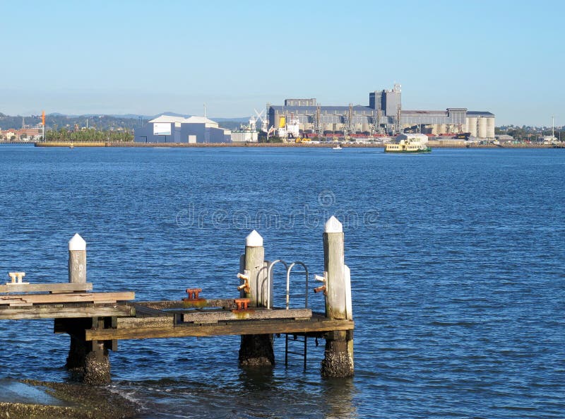 Vroege ochtend op de Rivier van de Jager, Newcastle stock afbeelding Vroege ochtend op de Rivier van de Jager, Newcastle stock afbeelding