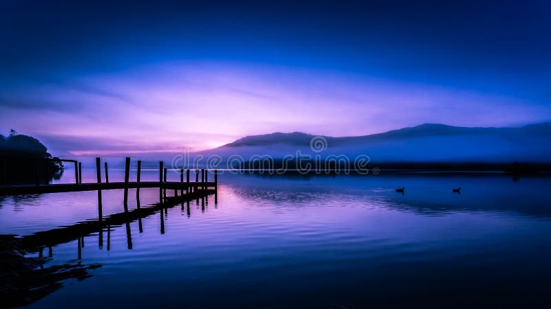 Vroege ochtend op Derwentwater, Engeland stock afbeeldingen Vroege ochtend op Derwentwater, Engeland stock afbeeldingen