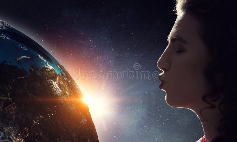 Vrouw die een kus geeft Gemengde media royalty-vrije stock foto Vrouw die een kus geeft Gemengde media royalty-vrije stock foto