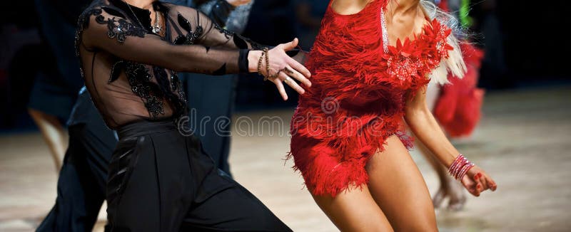 Vrouw en man danser het latino internationale dansen stock afbeeldingen Vrouw en man danser het latino internationale dansen stock afbeeldingen