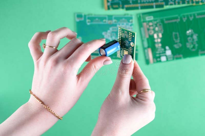 Vrouw en technologie Sluit omhoog van handen stock afbeeldingen Vrouw en technologie Sluit omhoog van handen stock afbeeldingen