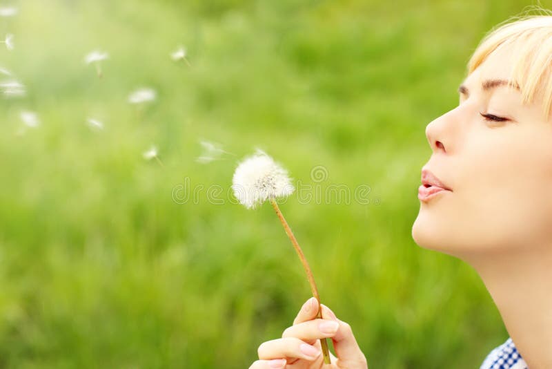 Vrouw met paardebloem Vrouw met paardebloem