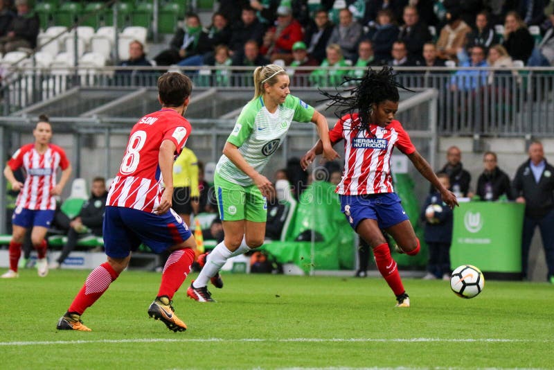 Vrouwelijke voetballer, Ludmilla da Silva, in actie tijdens UEFA-de Kampioenenliga van Vrouwen stock afbeeldingen Vrouwelijke voetballer, Ludmilla da Silva, in actie tijdens UEFA-de Kampioenenliga van Vrouwen stock afbeeldingen