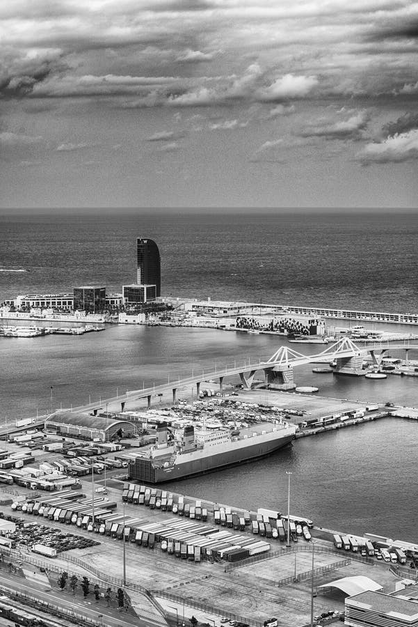 Vue aérienne au-dessus du port de Barcelone, Catalogne, Espagne photos stock Vue aérienne au-dessus du port de Barcelone, Catalogne, Espagne photos stock