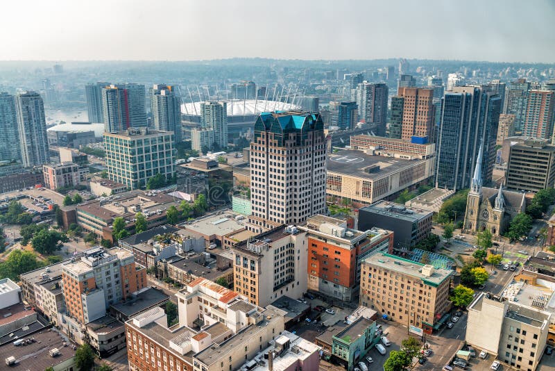 Vue aérienne d'horizon du centre de Vancouver de dessus de toit de ville, Bri images libres de droits Vue aérienne d'horizon du centre de Vancouver de dessus de toit de ville, Bri images libres de droits