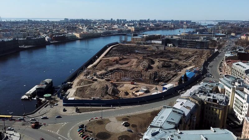 Vue aérienne d'une ancienne frégate amarrée dans le fleuve Neva, Saint-Pétersbourg, Russie Films boursiers Panorama époustouflant image libre de droits Vue aérienne d'une ancienne frégate amarrée dans le fleuve Neva, Saint-Pétersbourg, Russie Films boursiers Panorama époustouflant image libre de droits