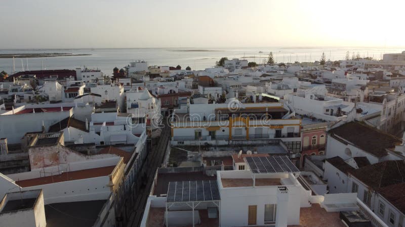 Vue aérienne de bâtiments blancs à olhao algarve portugal
