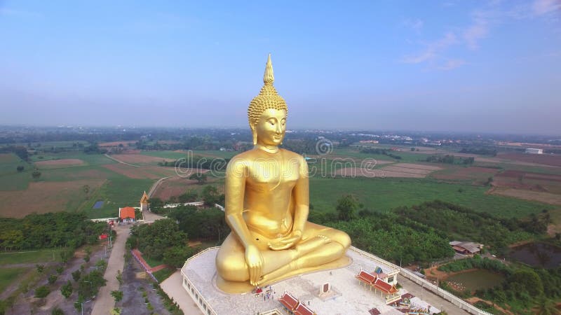 Vue aérienne de grande statue de Bouddha en Thaïlande photo stock Vue aérienne de grande statue de Bouddha en Thaïlande photo stock