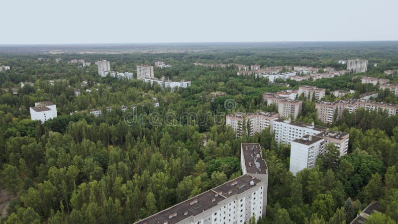 Vue aérienne de la zone d'exclusion de tchernobyl ukraine zone de haute radioactivité banque de vidéos