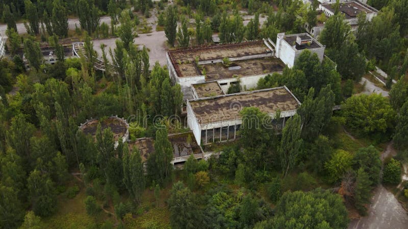 Vue aérienne de la zone d'exclusion de tchernobyl ukraine zone de haute radioactivité banque de vidéos