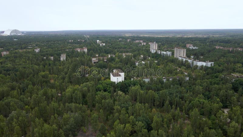 Vue aérienne de la zone d'exclusion de tchernobyl ukraine zone de haute radioactivité banque de vidéos