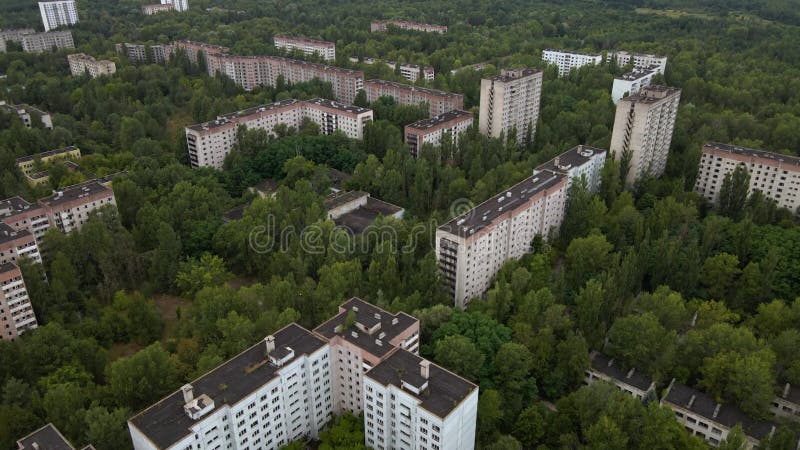 Vue aérienne de la zone d'exclusion de tchernobyl ukraine zone de haute radioactivité banque de vidéos