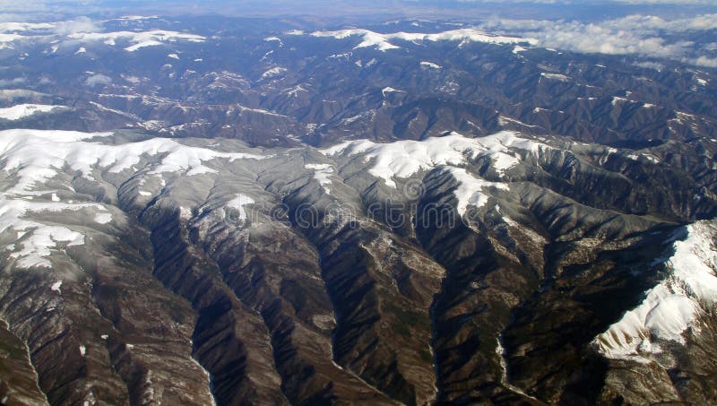 Vue aérienne de montagnes italiennes d'Alpes images libres de droits Vue aérienne de montagnes italiennes d'Alpes images libres de droits