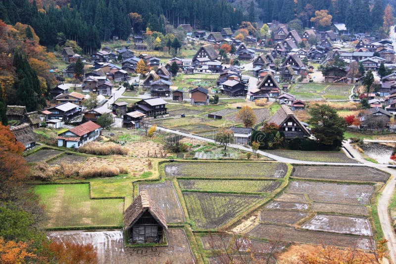 Vue aérienne de village de Shirakawago images stock Vue aérienne de village de Shirakawago images stock
