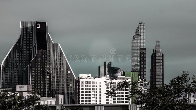 Vue aérienne des bâtiments ayant beaucoup d'étages de bureau moderne de Bangkok, condominium dans la ville de Bangkok photo stock Vue aérienne des bâtiments ayant beaucoup d'étages de bureau moderne de Bangkok, condominium dans la ville de Bangkok photo stock