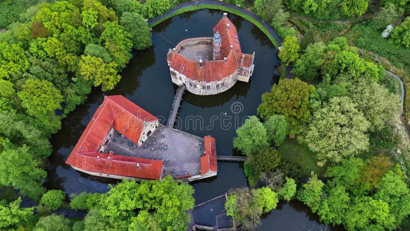 Vue aérienne drone château d'eau médiéval vischerville munster district administratif nord rhinwestphalie allemagne