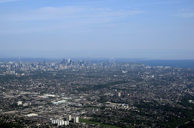 Vue aérienne du centre urbaine de Toronto images libres de droits Vue aérienne du centre urbaine de Toronto images libres de droits