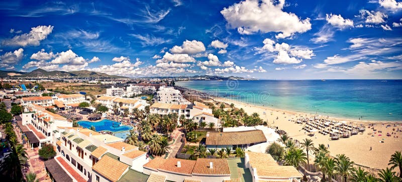 Vue aérienne sur la plage d'Ibiza