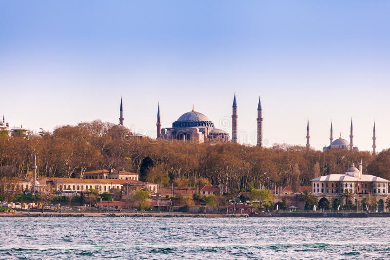 Vue d'Istanbul de la mer Hagia Sophia Voyage Turquie photographie stock Vue d'Istanbul de la mer Hagia Sophia Voyage Turquie photographie stock