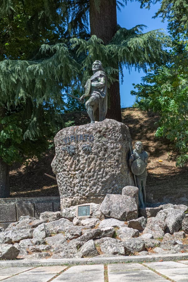 Vue d'une statue de monument de viriathus viriatus de lusitania