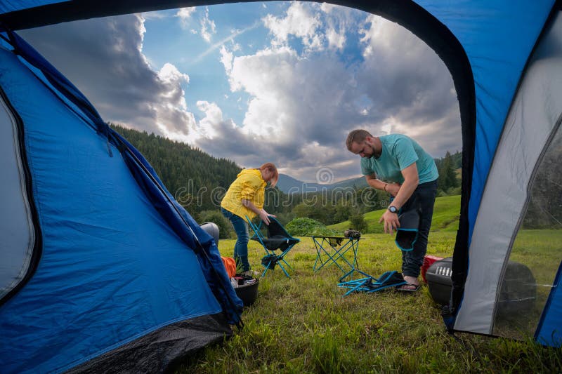 Tente De Matériel De Camping Et De Touriste Image stock - Image du