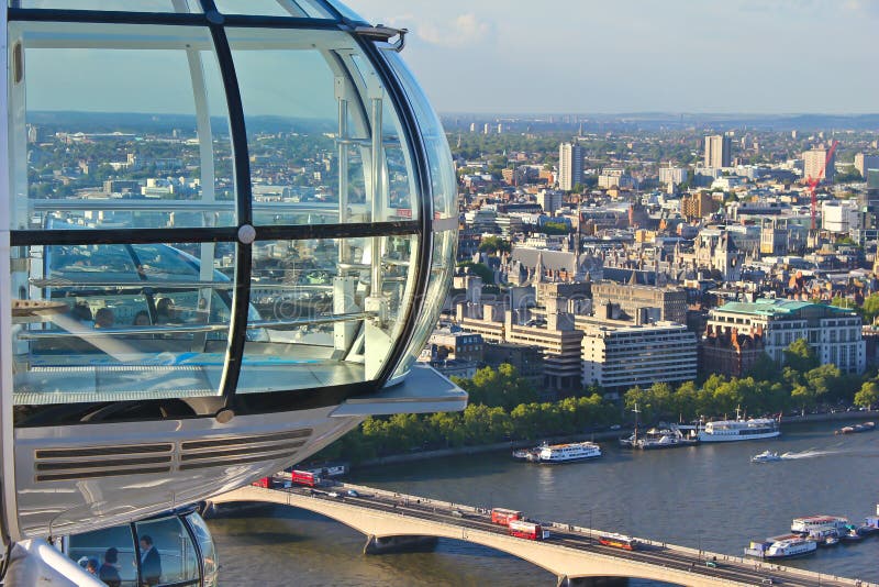 Vue de l'oeil de Londres photographie éditorial. Image du londres