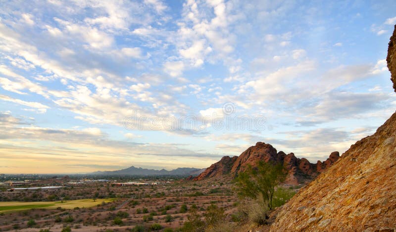 Vue de la vallée du Sun, Phoenix photographie stock libre de droits Vue de la vallée du Sun, Phoenix photographie stock libre de droits