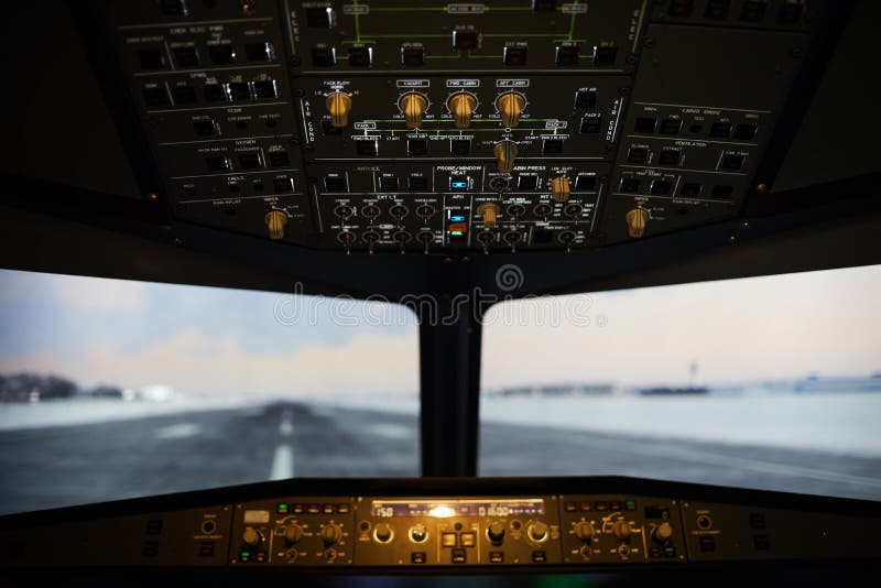 Vue de piste d'atterrissage de pare-brise d'avion photographie stock Vue de piste d'atterrissage de pare-brise d'avion photographie stock