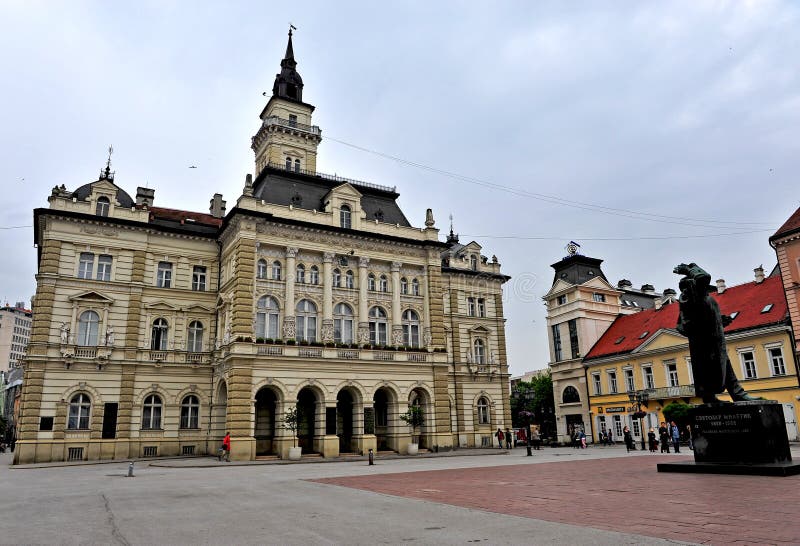 Vue de place centrale de ville de Novi Sad, Serbie photo libre de droits Vue de place centrale de ville de Novi Sad, Serbie photo libre de droits