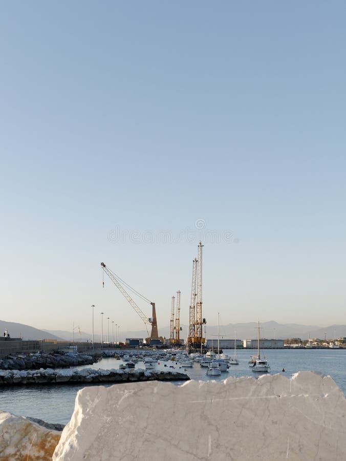 vue de port de Carrare de Di de marina images libres de droits vue de port de Carrare de Di de marina images libres de droits