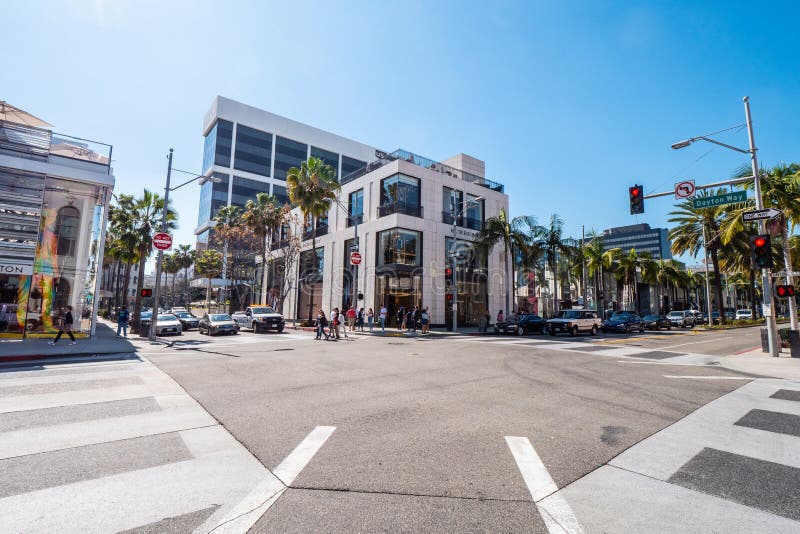Vue de rue chez Rodeo Drive en Beverly Hills - CALIFORNIE, Etats-Unis - 18 MARS 2019 images stock Vue de rue chez Rodeo Drive en Beverly Hills - CALIFORNIE, Etats-Unis - 18 MARS 2019 images stock