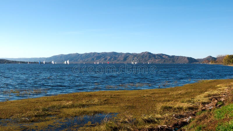 Vue de San Roque Lake images stock Vue de San Roque Lake images stock