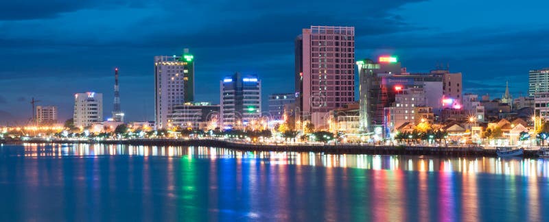 Vue de soirée de ville de Danang photos stock