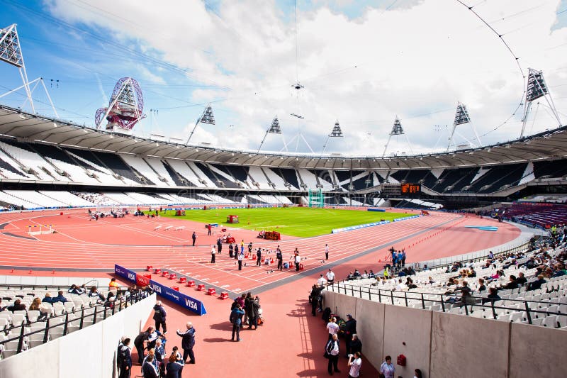 vue grande-angulaire du stade olympique de Londres image libre de droits vue grande-angulaire du stade olympique de Londres image libre de droits