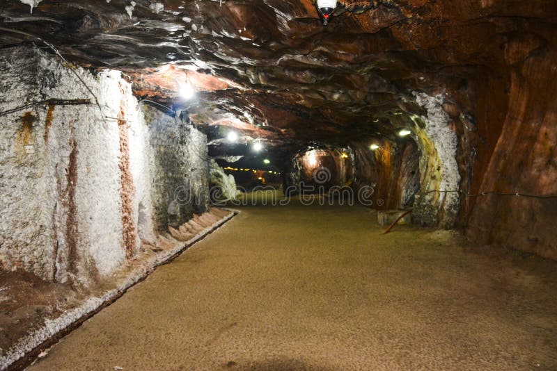 Vue intérieure du mien de Khewra photographie stock libre de droits Vue intérieure du mien de Khewra photographie stock libre de droits