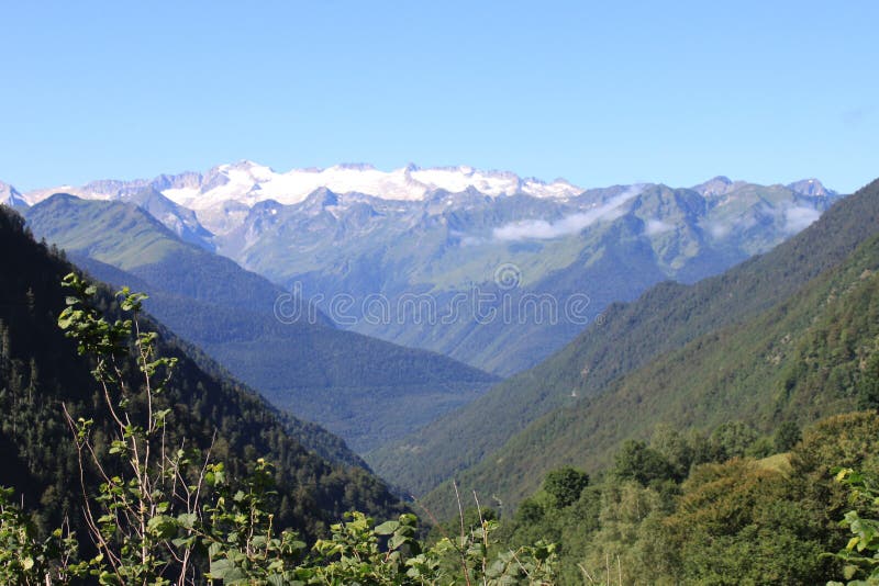 Vue panoramique d'un glacier dans les Pyrénées photo stock Vue panoramique d'un glacier dans les Pyrénées photo stock