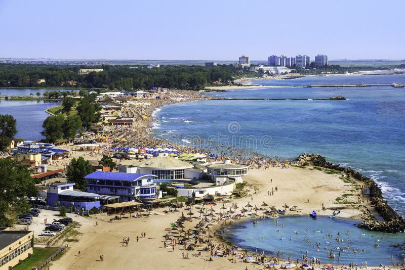Vue panoramique de Birdseye d'une plage serrée photos stock Vue panoramique de Birdseye d'une plage serrée photos stock