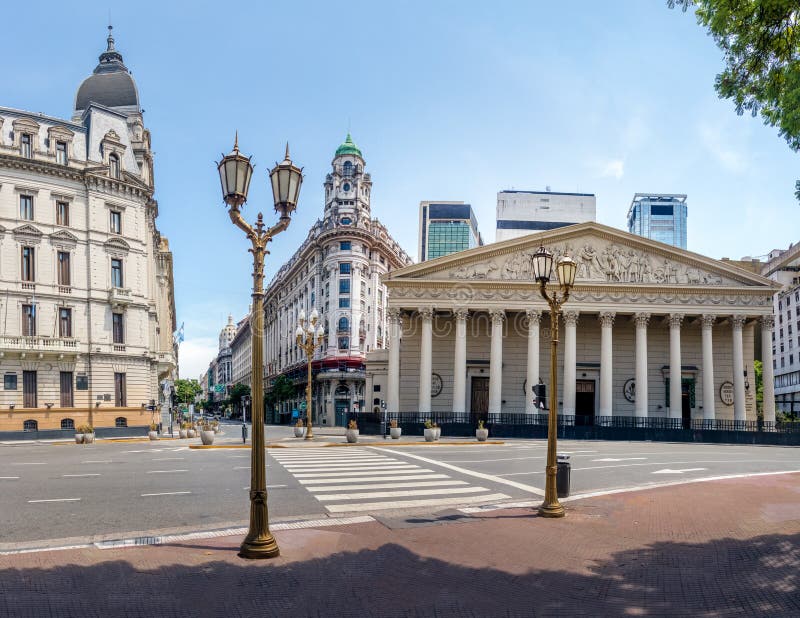 Vue panoramique de cathédrale et de bâtiments métropolitains de Buenos Aires autour de Plaza de Mayo - Buenos Aires, Argentine photo stock Vue panoramique de cathédrale et de bâtiments métropolitains de Buenos Aires autour de Plaza de Mayo - Buenos Aires, Argentine photo stock