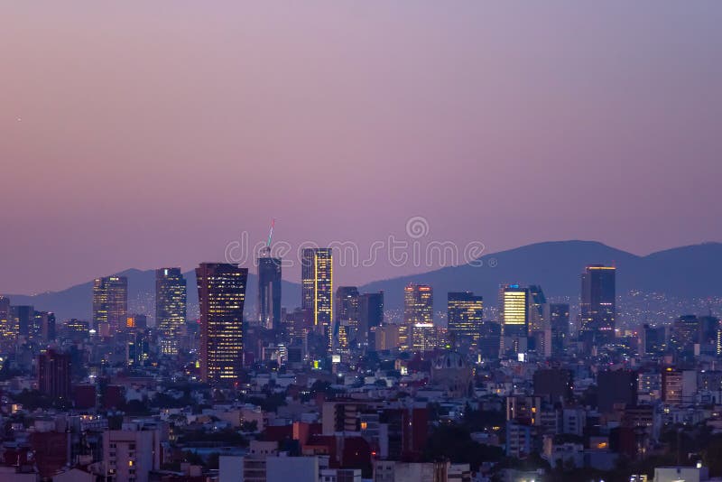 Vue panoramique de coucher du soleil d'horizon de Mexico image stock Vue panoramique de coucher du soleil d'horizon de Mexico image stock