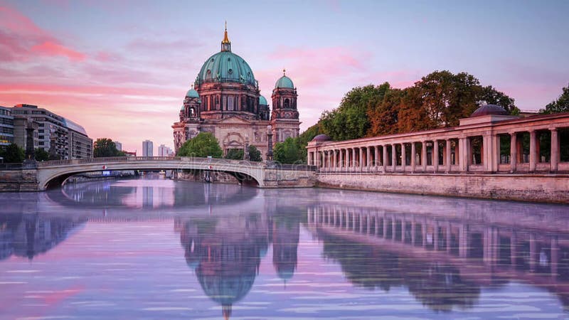 Vue panoramique de la rivière free de la cathédrale berlin de l'église évangélique en allemagne berliner dom