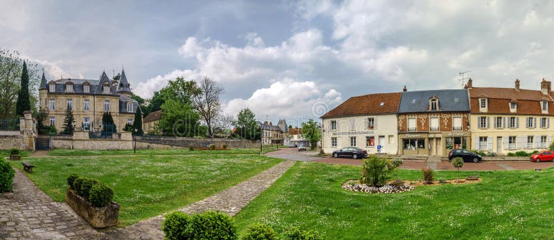 Vue panoramique de village français classique photos stock Vue panoramique de village français classique photos stock