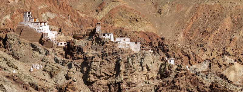Vue panoramique des ruines au monastère de Basgo, Leh, Ladakh, Jammu-et-Cachemire, Inde photos stock Vue panoramique des ruines au monastère de Basgo, Leh, Ladakh, Jammu-et-Cachemire, Inde photos stock