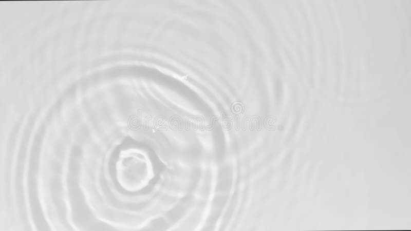 Vue rapprochée sur la texture de l'eau avec gouttes d'eau sur l'effet de superposition de l'eau pour la maquette vidéo. goutte gri banque de vidéos